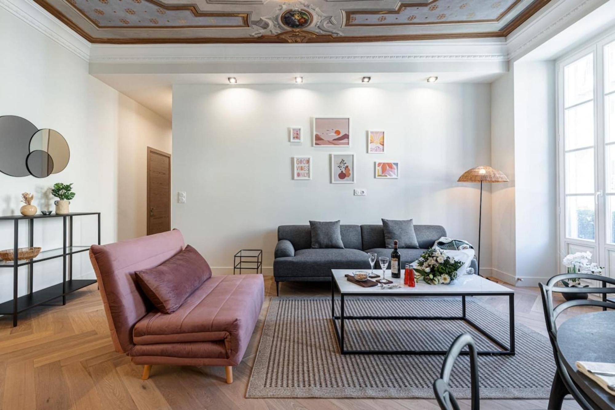 Philibert - Traditional Apart With Historical Fresco Nisa Exterior foto